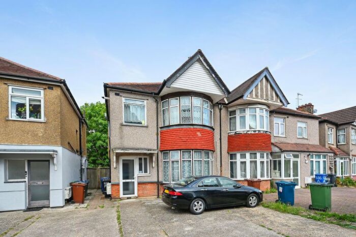 1 Bedroom Flat For Sale In Pinner Road, North Harrow, HA1