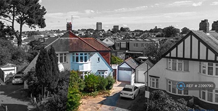 4 Bedroom Semi-Detached House To Rent In Doreen Avenue, London, NW9