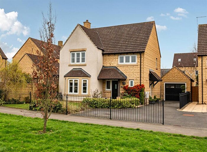 4 Bedroom Detached House For Sale In Barrington Court, Sutton Benger, Chippenham, SN15
