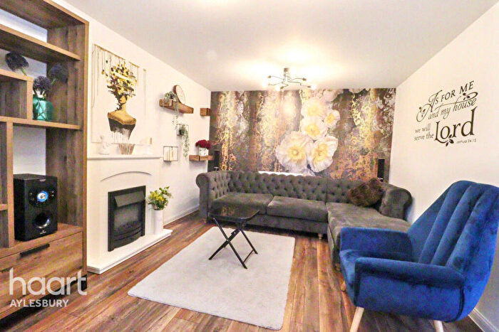 4 Bedroom Detached House For Sale In Sorrel Way, Aylesbury, HP22