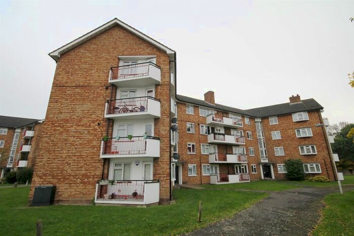 2 Bedroom Flat To Rent In Old Mill Court, Chigwell Road, South Woodford, E18