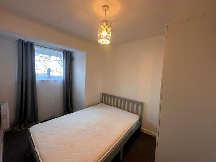 1 Bedroom Flat To Rent In Dunkeld Drive, Hull, Yorkshire, HU6