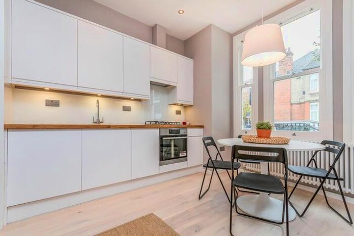 1 Bedroom Flat To Rent In Hereford Road, Acton, W3