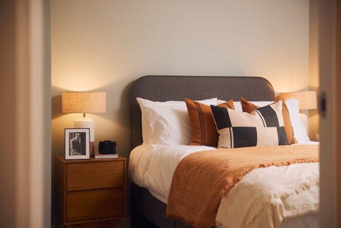 2 Bedroom Apartment To Rent In Sweet Street, Leeds, West Yorkshire, LS11