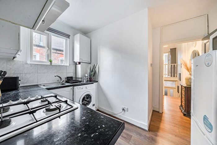 2 Bedroom Flat To Rent In Weston Park, Crouch End, London, N8