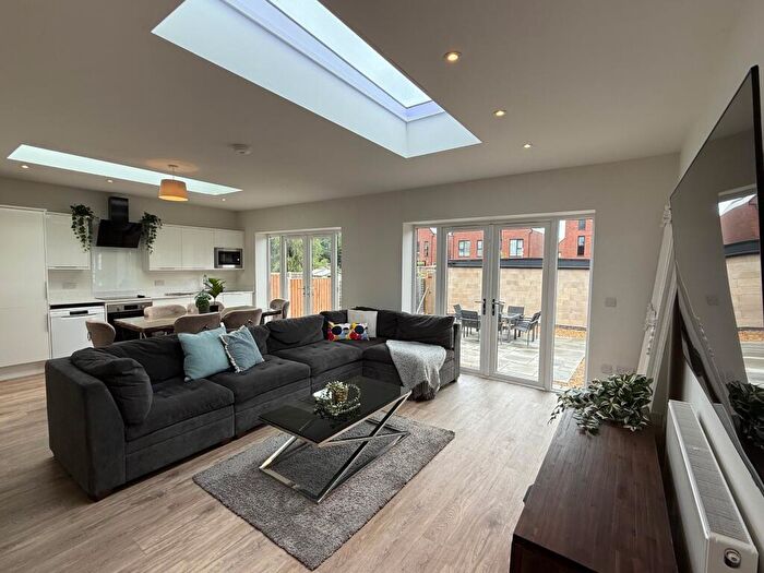 5 Bedroom Terraced House To Rent In Abbey Road, West Bridgford, Nottingham, NG2