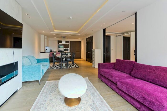 3 Bedroom Flat To Rent In Kensington High Street, Charles House, W14