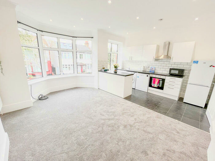 2 Bedroom Property To Rent In Caddington Road, London, NW2