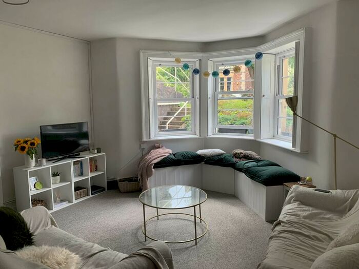 1 Bedroom Flat To Rent In Apsley Road, Clifton, BS8