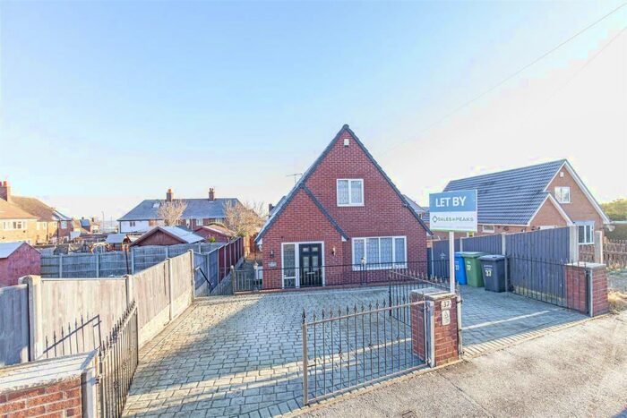 3 Bedroom Detached House To Rent In Highfield Lane, Newbold, Chesterfield, S41