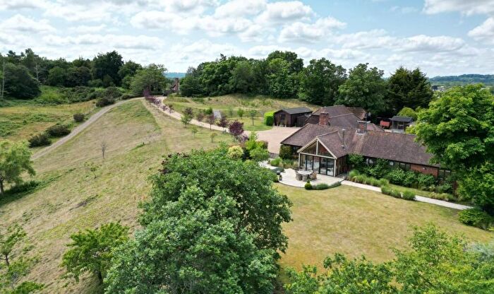 5 Bedroom Detached House For Sale In Picketts Hill, Sleaford, Frith End, Farnham, GU35