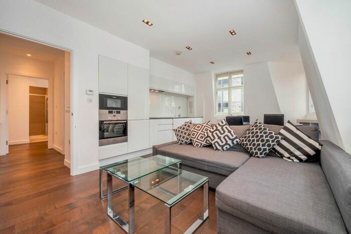 2 Bedroom Flat To Rent In North Audley Street, Mayfair, W1K