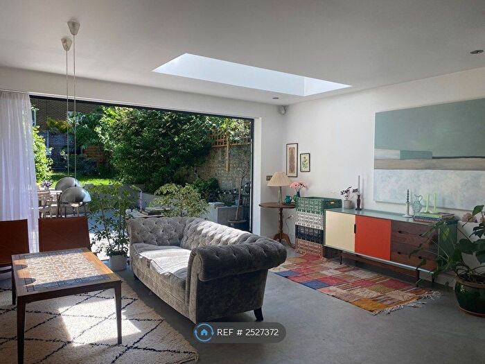 3 Bedroom Flat To Rent In Randolph Avenue, London, W9