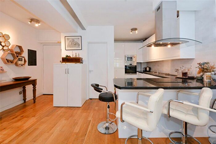 2 Bedroom Flat To Rent In Canada Wharf, SE16