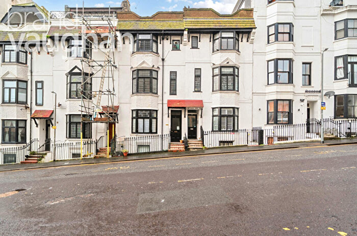 2 Bedroom Flat To Rent In Queen Square, Brighton, BN1