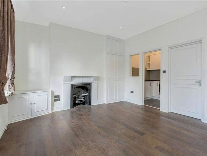 Studio To Rent In Vauxhall Bridge Road, Victoria, London, SW1V