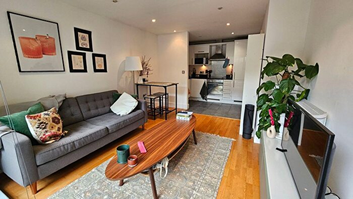 1 Bedroom Flat To Rent In Long Lane, London, SE1