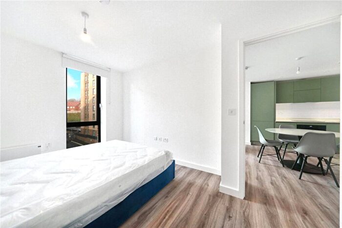 2 Bedroom Apartment To Rent In Viva Court, Kimpton Road, Luton, LU2