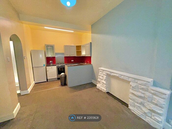 1 Bedroom Flat To Rent In Albion Road, Edinburgh, EH7