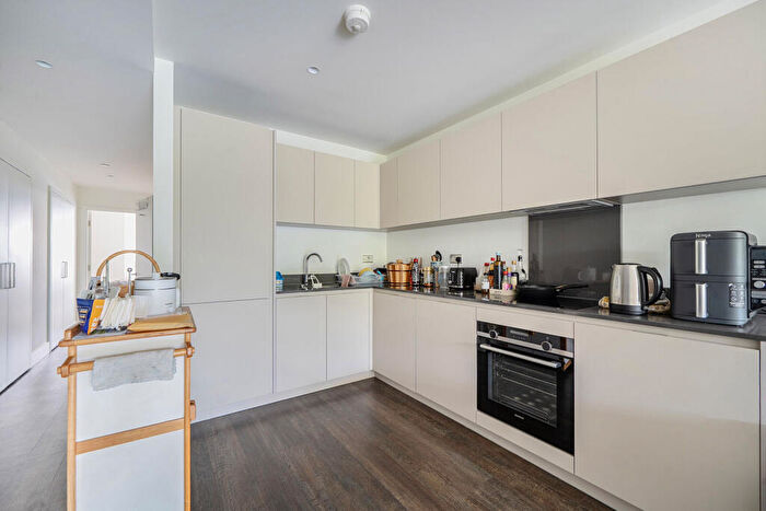 2 Bedroom Flat For Sale In North End Road, Wembley Park, Wembley, HA9