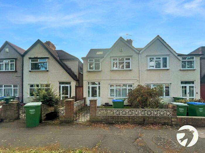 4 Bedroom Semi-Detached House To Rent In Woolwich Road, London, SE2