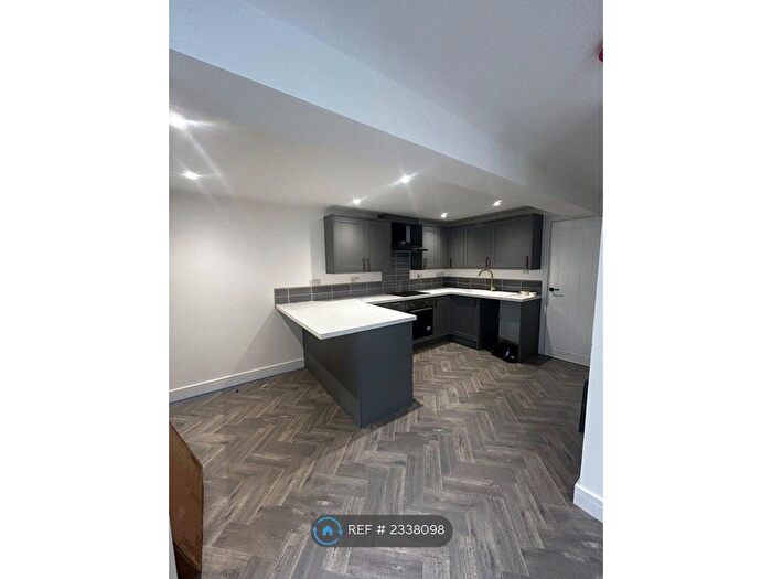 1 Bedroom Flat To Rent In Allhalland Street, Bideford, EX39