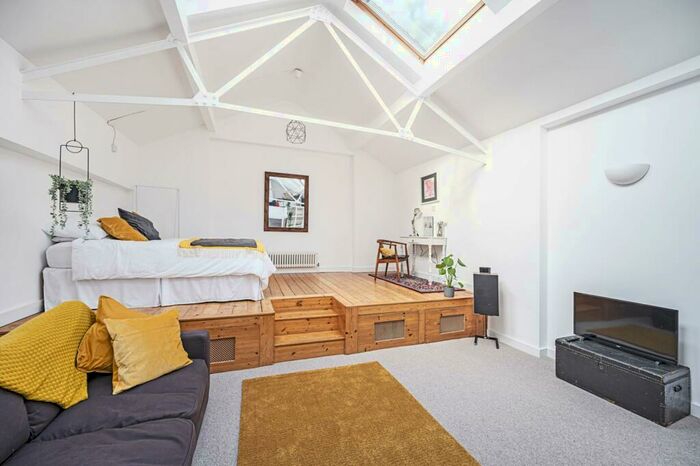 Studio To Rent In Magri Walk, Whitechapel, London, E1