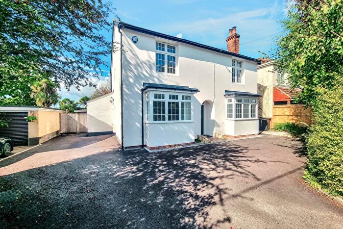 3 Bedroom Detached House For Sale In Chandlers Ford, SO53