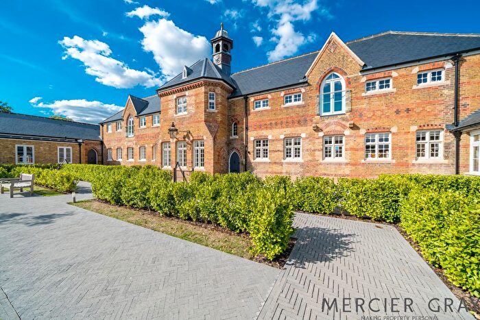 3 Bedroom Terraced House For Sale In The Royal Mews, Trento Mews, Barnet, EN4