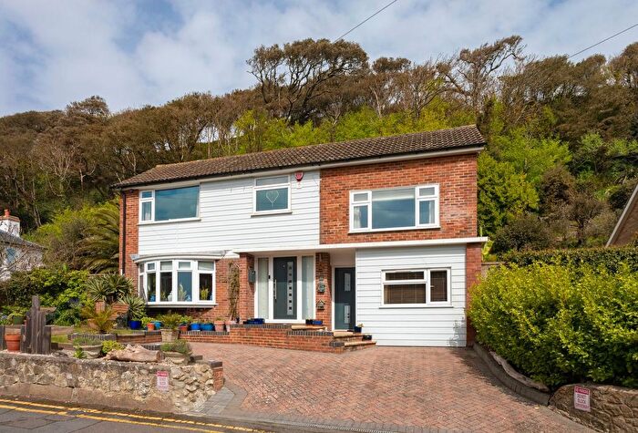 4 Bedroom Detached House To Rent In Radnor Cliff, Folkestone, CT20