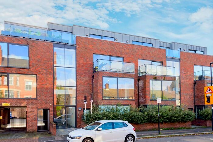 2 Bedroom Flat To Rent In Hillyard Street, Oval, SW9