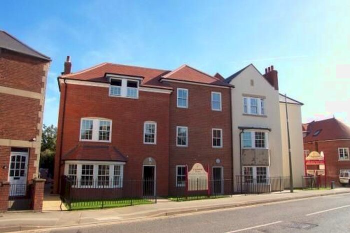 2 Bedroom Flat To Rent In Vineyard, Abingdon OX14