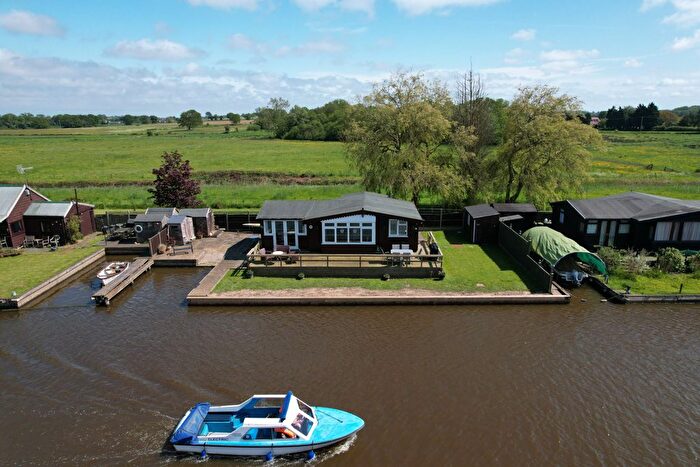 3 Bedroom Bungalow For Sale In Riverside, Repps With Bastwick, NR29