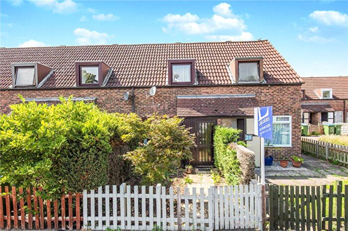 1 Bedroom Terraced House For Sale In Glebelands, West Molesey, Surrey, KT8