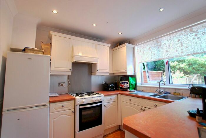 2 Bedroom End Of Terrace House To Rent In Welbeck Road, Carshalton, Surrey, London, SM5