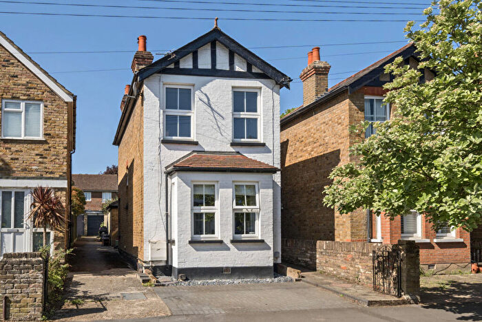 3 Bedroom Detached House To Rent In Annett Road, Walton-On-Thames, KT12