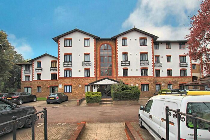 2 Bedroom Flat To Rent In Lampton Road, Hounslow, TW3