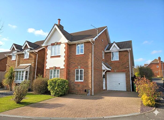 4 Bedroom Detached House For Sale In Querida Close, Lower Swanwick, SO31