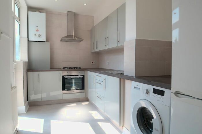 1 Bedroom Flat To Rent In Commonwealth Road, London, N17