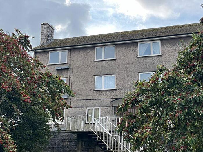 2 Bedroom Flat To Rent In Castle Street, The Barbican, Plymouth - Two Bedroom Apartment, PL1