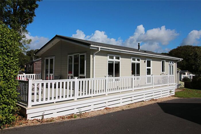 2 Bedroom Mobile/park Home For Sale In Dane Park, Shorefield, Near Milford On Sea, Hampshire, SO41