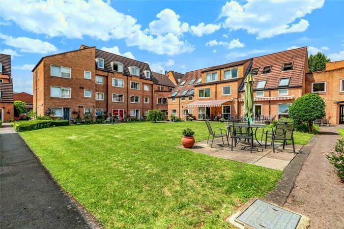 1 Bedroom Apartment To Rent In Homebeech House, GU22