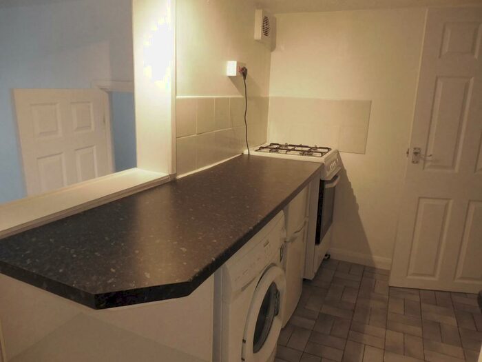 1 Bedroom Ground Flat To Rent In Ladysmith Road, Plymouth, PL4