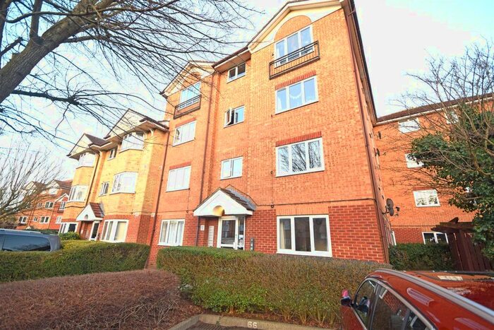1 Bedroom Flat To Rent In Varsity Drive, Twickenham, TW1