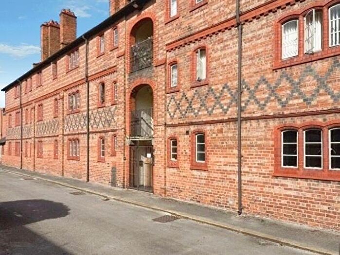 2 Bedroom Apartment For Sale In Foregate Street, Chester, Cheshire, CH1