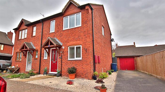 3 Bedroom Semi Detached House For Sale In Cypress Road, Walton Cardiff, Tewkesbury, GL20