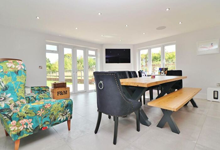 5 Bedroom Detached House For Sale In Burnetts Lane, West End, SO30