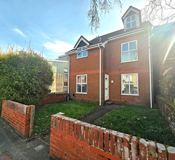 1 Bedroom Flat To Rent In Millbrook Road East, Freemantle, SO15