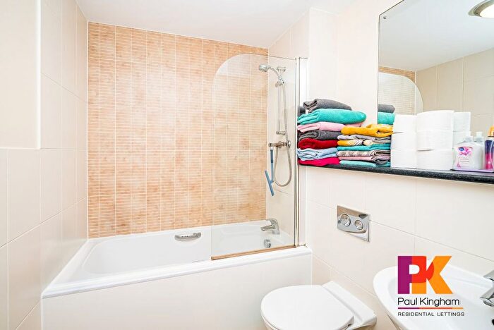2 Bedroom Flat To Rent In Aspen Court, High Wycombe, HP13