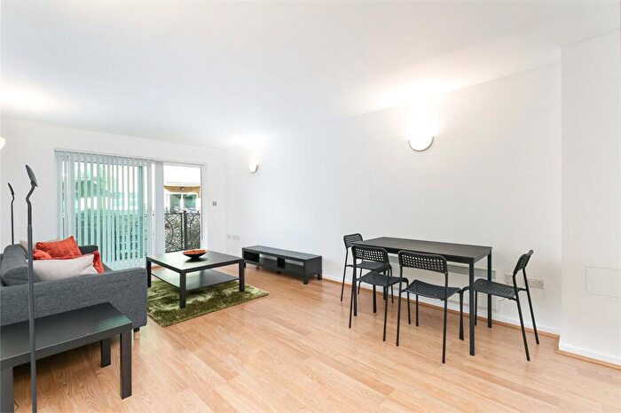 1 Bedroom Apartment For Sale In The Grainstore, Western Gateway, E16